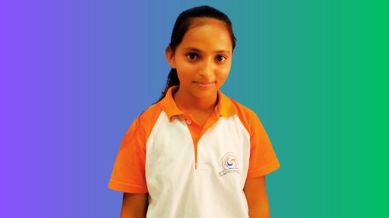 मां-बाप के साथ पशु चराने वाली लड़की ने पास की NEET-UG परीक्षा, हासिल की ऑल इंडिया 111वीं रैंक अपने मां-बाप के साथ पशु चराने वाली लड़की ने पास की NEET-UG परीक्षा, हासिल की ऑल इंडिया 111वीं रैंक