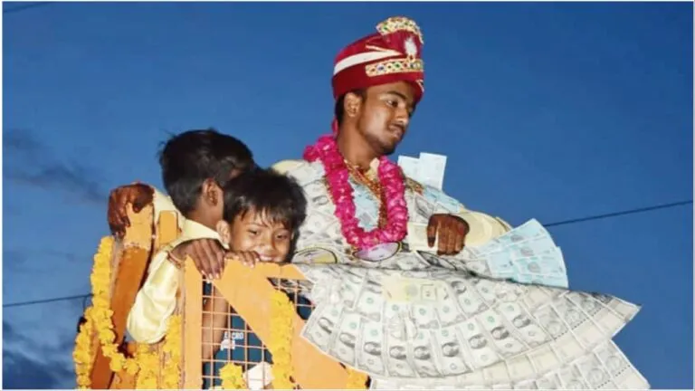 अनोखी शादी: क्रेन पर निकली बिंदोली, लिमोजिन कार में दुल्हन को लेकर घर पहुंचा दूल्हा, पिता चलाते हैं रिक्शा अनोखी शादी: क्रेन पर निकली बिंदोली, लिमोजिन कार में दुल्हन को लेकर घर पहुंचा दूल्हा, पिता चलाते
