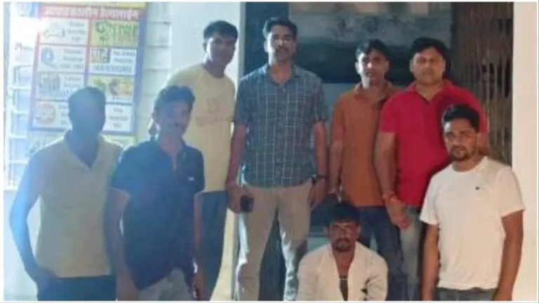 Bharatpur: खुद को यूपी का बड़ा अधिकारी बताकर कर डाली यह डिमांड, अब पुलिस के सामने मांग रहा मिन्नते!