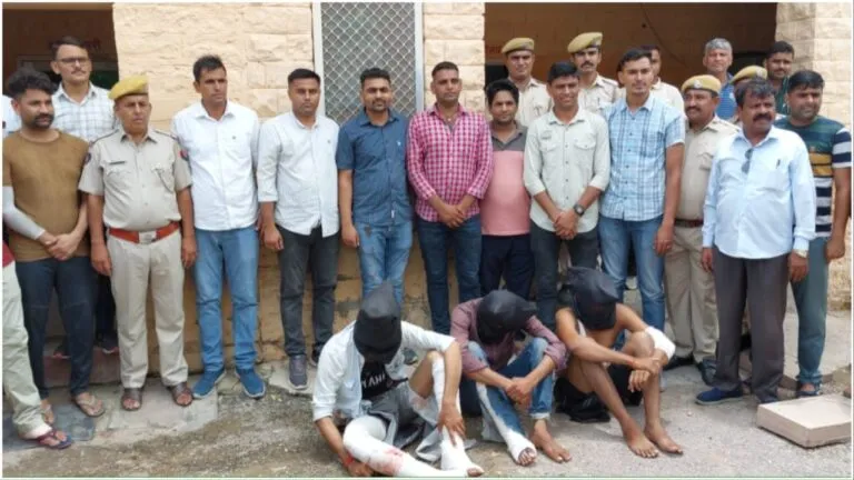 जोधपुर: आधी रात किशोरी को गेस्ट हाउस से निकाला, प्रेमी को बंधक बना 3 छात्रों ने किया गैंगरेप, जानें पूरा मामला जोधपुर: आधी रात किशोरी को गेस्ट हाउस से निकाला, प्रेमी को बंधक बना 3 छात्रों ने किया गैंगरेप, जानें