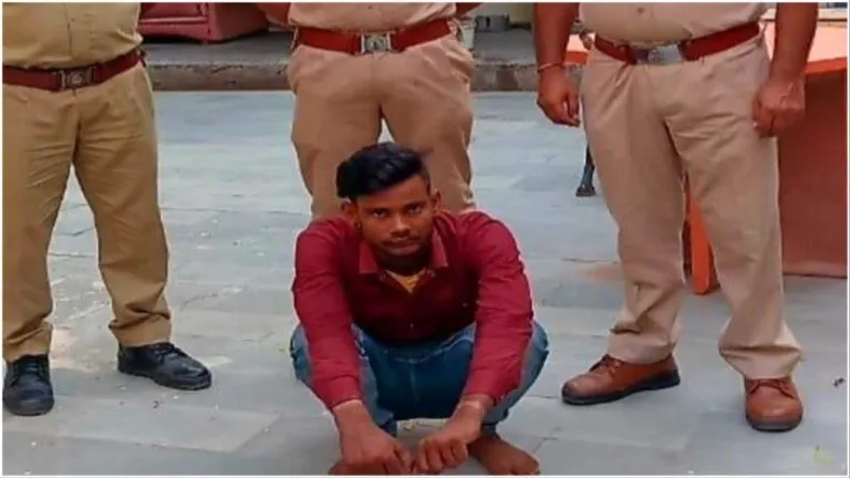 Dholpur: कट्टे के दम पर विवाहिता से दुष्कर्म, अश्लील फोटो क्लिक कर देता था धमकी, पुलिस ने किया गिरफ्तार Dholpur: कट्टे के दम पर विवाहिता से दुष्कर्म, अश्लील फोटो क्लिक कर देता था धमकी, पुलिस ने किया गिरफ्तार