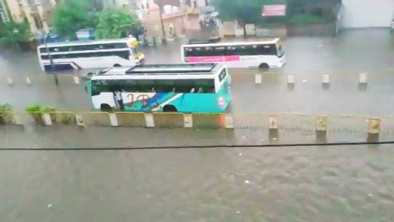 Weather: भारी बारिश से जयपुर पानी में डूबा, मौसम विभाग की बड़ी चेतावनी