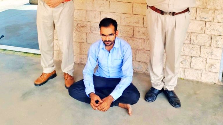 नागौर: सरकारी टीचर ने बनाया गलत काम करने का दबाव तो छात्रा ने छोड़ी स्कूल, हुआ गिरफ्तार