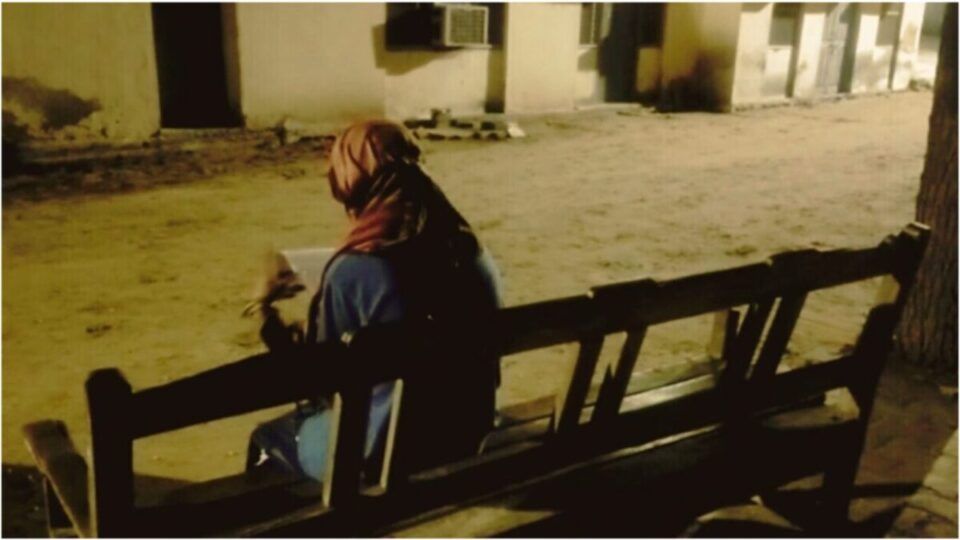 Barmer News: 19 साल के लड़के से इश्क लड़ा बैठी 4 बच्चों की मां, फिर दोनों उठाया यह चौंकाने वाला कदम Barmer News: 19 साल के लड़के से इश्क लड़ा बैठी 4 बच्चों की मां, फिर दोनों उठाया चौंकाने वाला कदम