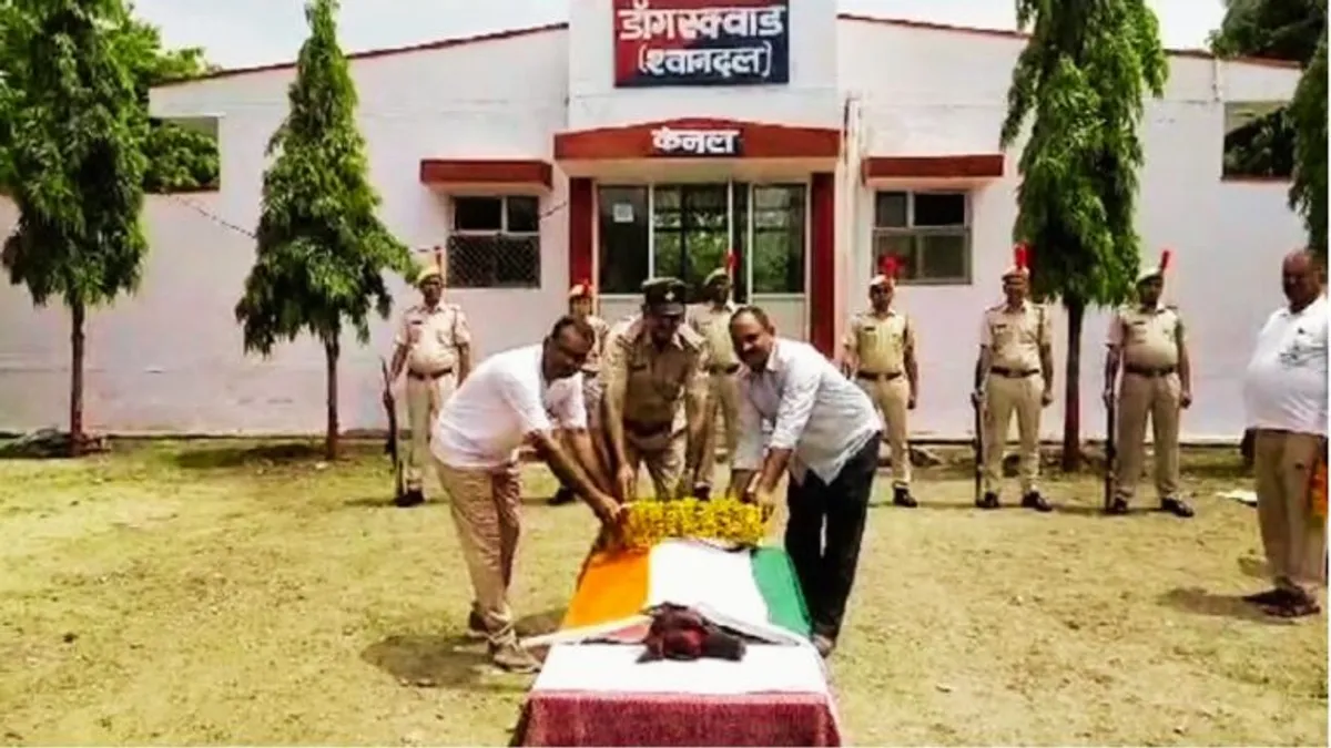 भीलवाड़ा: मौत के बाद इस स्निफर डॉग को मिला ऐसा सम्मान जो हर किसी का होता है सपना भीलवाड़ा: मौत के बाद इस स्निफर डॉग को मिला ऐसा सम्मान जो हर किसी का होता है सपना