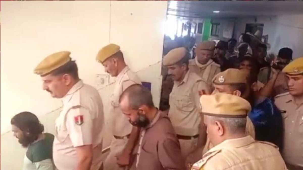 उदयपुर: कन्हैया लाल की हत्या के आरोपियों ने चार्जशीट की भाषा बदलने की लगाई गुहार उदयपुर: कन्हैया लाल की हत्या के आरोपियों चार्जशीट की भाषा बदलने की लगाई गुहार