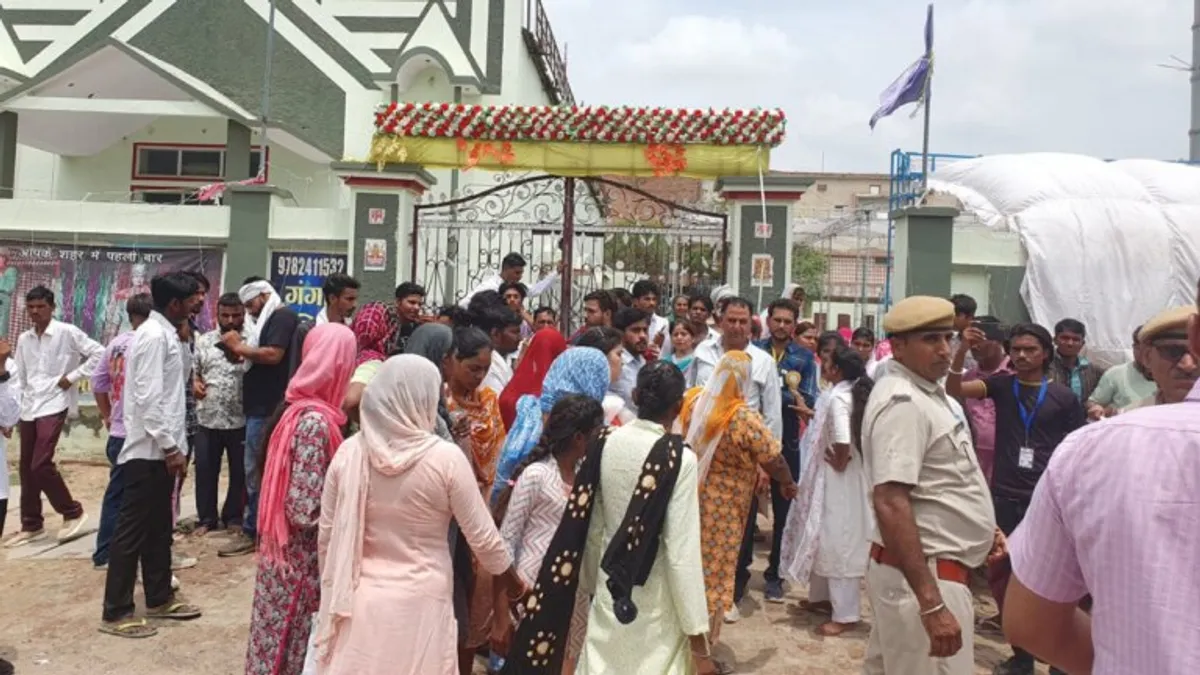 हनुमानगढ़ः धर्मांतरण के आरोप के बाद मचा हंगामा, ईसाई मिशनरी और हिंदूवादी संगठन आमने-सामने NewsTak
