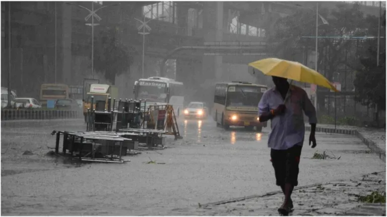 आज कोटा, डूंगरपुर, बांसवाड़ा और झालावाड़ में बारिश की संभावना, मौसम विभाग ने जारी किया अलर्ट Rajasthan Monsoon Update: प्रदेश में आज से फिर शुरू होगी झमाझम बारिश, इन जिलों में येलो अलर्ट!