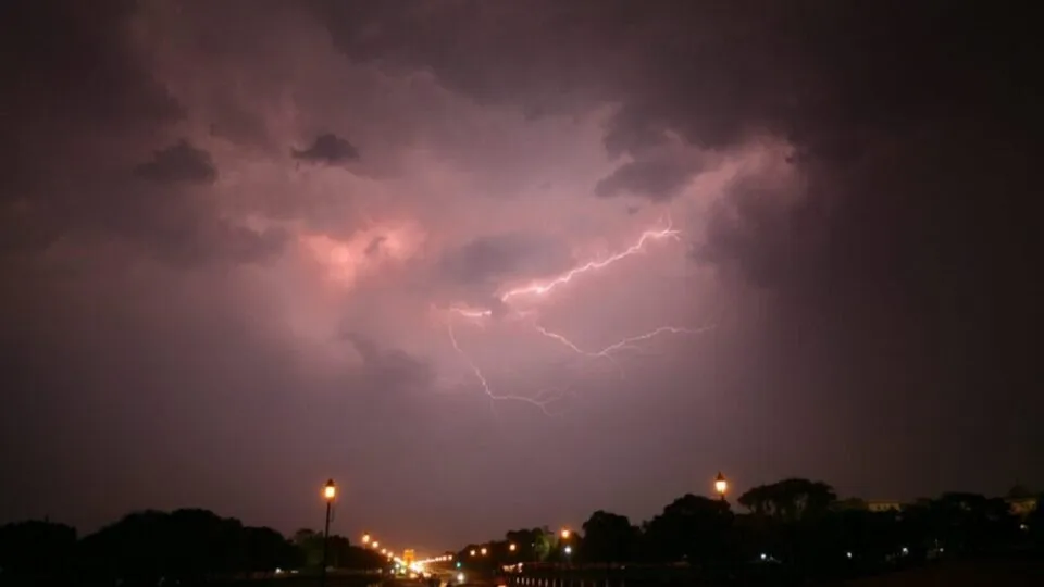Weather: राजस्थान में मौसम ने ली करवट, कमजोर पड़ा मानसून! जानें बारिश को लेकर IMD का अपडेट