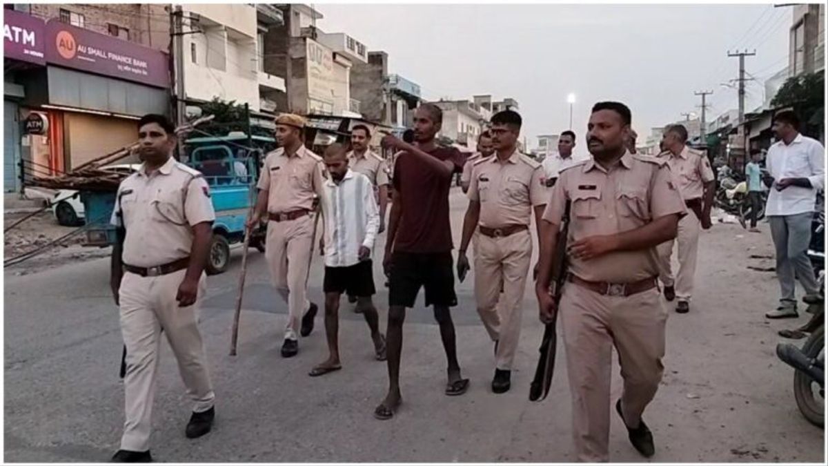 Alwar: बदमाश ने व्यापारी से मांगी थी रंगदारी, पुलिस ने पकड़कर किया ऐसा काम, अब पछताने को मजबूर! Alwar: बदमाश ने व्यापारी से मांगी थी रंगदारी, पुलिस ने पकड़कर किया ऐसा काम, अब पछताने को मजबूर!