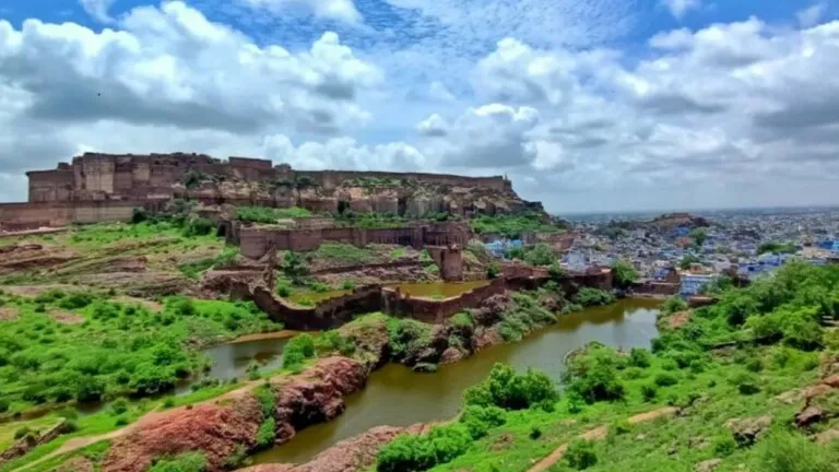 मानसून में मेहरानगढ़ फोर्ट भी है शानदार डेस्टिनेशन, ऊंची पहाड़ी पर मौजूद इस किले की ये है खासियत NewsTak