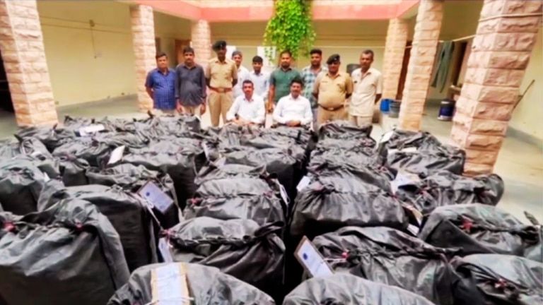 राजस्थान में चुनाव से पहले पुलिस ने उड़ाई नेताओं की नींद, वोटरों को लुभाने के लिए लाया जा रहा 30 लाख 