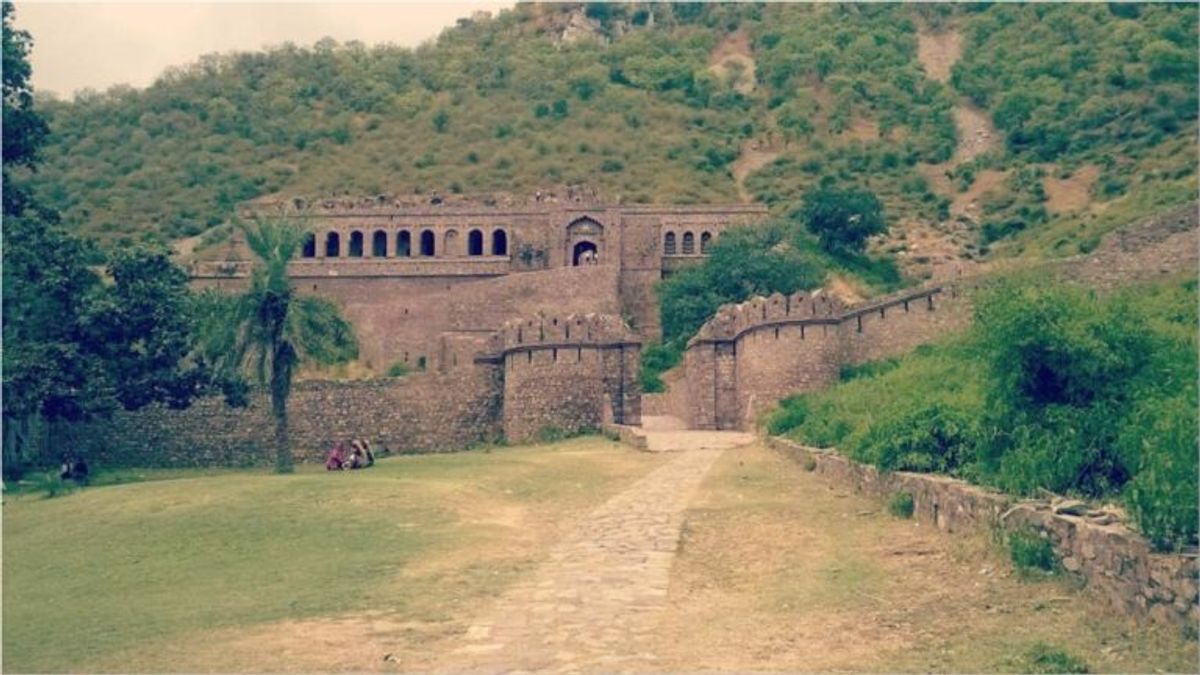 Rajasthan Tourism: राजस्थान में मौजूद है एशिया का सबसे भूतिया महल, इसके पीछे की ये कहानी जानते हैं आप? Rajasthan Tourism: राजस्थान में मौजूद है एशिया का सबसे भूतिया महल, इसके पीछे की ये कहानी जानते हैं आप?