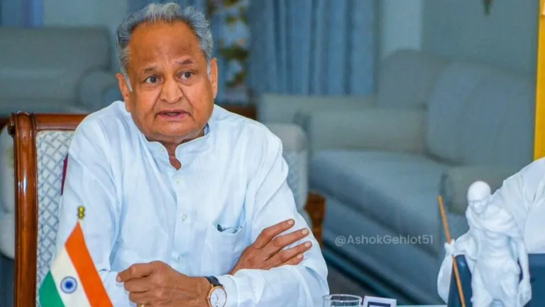 Rajasthan: कांग्रेस को चुनाव से पहले अपने ही लोगों का झेलना पड़ेगा विरोध, नई व्यवस्था से बढ़ी दिक्कत! Rajasthan: कांग्रेस को चुनाव से पहले अपने ही लोगों का झेलना पड़ेगा विरोध, नई व्यवस्था से बढ़ी दिक्कत!