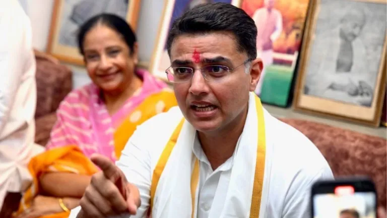 राजस्थान चुनाव से पहले पायलट के लिए खतरे की घंटी! सर्वे में सामने आए चौंकाने वाले आंकड़े राजस्थान चुनाव से पहले सचिन पायलट के लिए खतरे की घंटी! सर्वे में सामने आए चौंकाने वाले आंकड़े