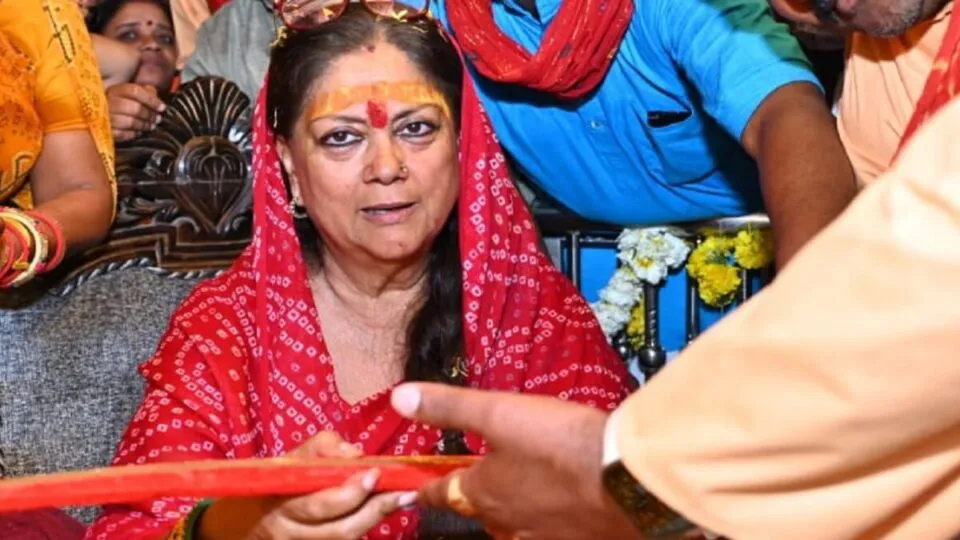 बीजपी परिवर्तन यात्रा से पहले वसुंधरा राजे निकली देव दर्शन पर, आज करेगी चारभुजानाथ मंदिर के