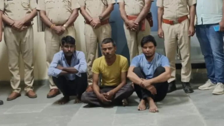 Jaipur: कलयुगी पत्नी की खौफनाक कहानी, बॉयफ्रेंड के साथ मिलकर पति के साथ किया बेहद घटिया काम Jaipur: कलयुगी पत्नी की खौफनाक कहानी, बॉयफ्रेंड के साथ मिलकर पति के साथ किया ऐसा काम, जानकर हर कोई दंग