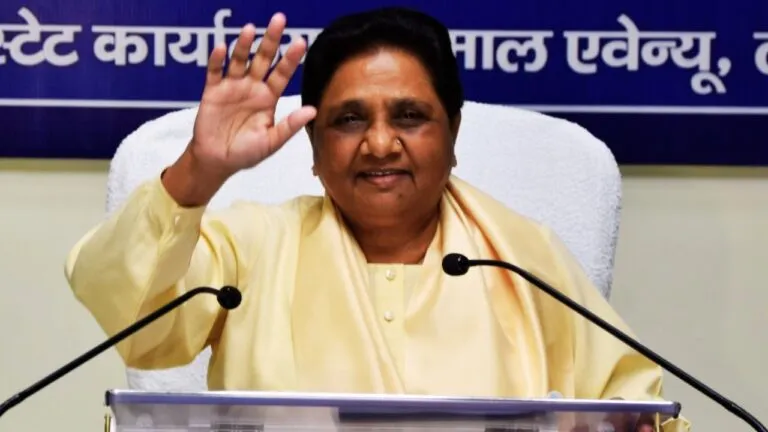 एग्जिट पोल्स के बीच मायावती ने लिया बड़ा स्टेप, इस पार्टी के साथ जाएंगे बसपा के विधायक