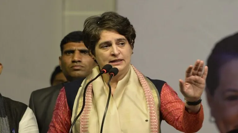 Priyanka Gandhi again spoke about PM's envelope. फाइल फोटो: इंडिया टुडे.