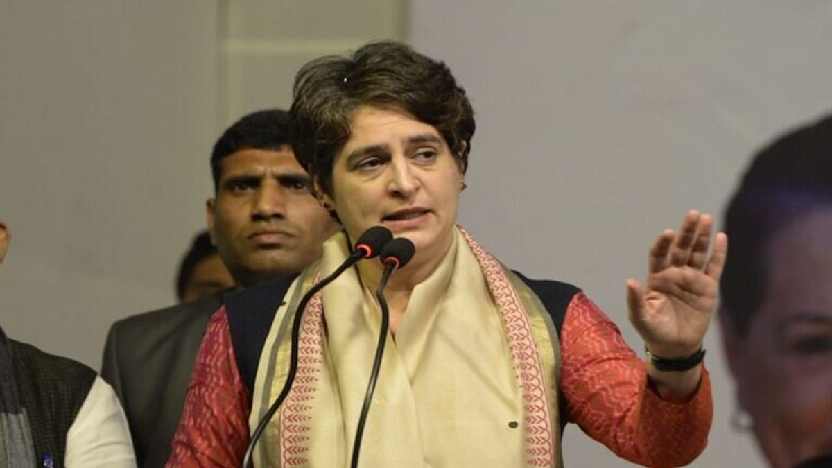 प्रियंका गांधी ने PM मोदी के लिए फिर कही वही बात जिसके लिए चुनाव आयोग में हो चुकी है शिकायत Priyanka Gandhi again spoke about PM's envelope. फाइल फोटो: इंडिया टुडे.