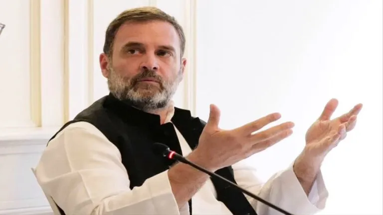 राहुल गांधी की फिसली जुबान, कांग्रेस शासित राजस्थान और CG को लेकर बोले- जा रही सरकार Rahul Gandhi's slip of tongue regarding Rajasthan elections: कांग्रेस शासित राजस्थान और CG को लेकर फिसली राहुल गांधी की जुबान, बोले- जा