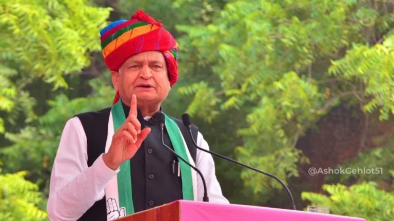 वोटिंग से ठीक एक दिन पहले गहलोत को याद आए पायलट! सीएम ने शेयर किया ये वीडियो NewsTak