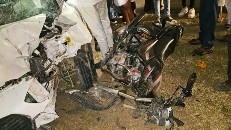 टोंक: दो बाइक सवारों को कार ने मारी टक्कर, मां-बेटा समेत 3 की मौत