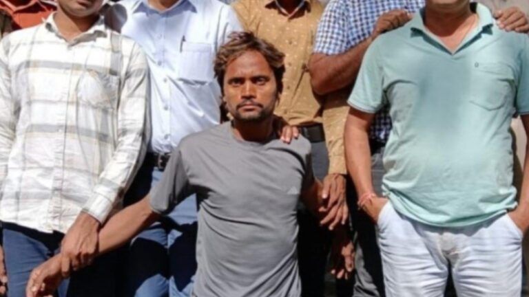 Udaipur: परिचित ही निकाल आरोपी..महिला की मौत के बाद की दुष्कर्म की कोशिश, पुलिस ने सुलझाई गुत्थी Udaipur: परिचित ही निकाल आरोपी..महिला की मौत के बाद की दुष्कर्म की कोशिश, पुलिस ने सुलझाई गुत्थी