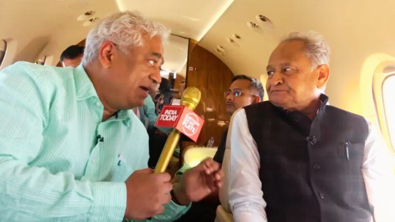 सचिन पायलट से मैं नहीं लड़ा बल्कि ये BJP की साजिश थी जो नाकाम हो गई- गहलोत 25 सितंबर की बगावत पर गहलोत ने किया खुलासा, बोले- मैं राष्ट्रीय अध्यक्ष बनने को तैयार था