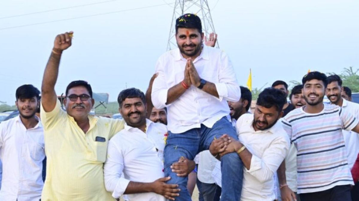 Ravindra singh bhati का करियर दांव पर! बीजेपी से बगावत के बाद भाटी के साथ होने वाला है बड़ा खेल? Rajasthan Election: रविंद्र सिंह भाटी को मनाने की कोशिश नाकाम, समाज की पंचायत में किया चुनाव लड़ने का ऐलान