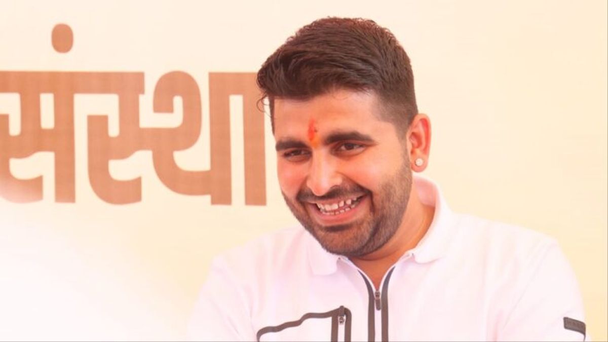 मात्र इतने रुपए जेब में लेकर चुनाव लड़ने निकले थे रविंद्र सिंह भाटी, यूं जीता शिव की जनता का दिल! मात्र इतने रुपए जेब में लेकर चुनाव लड़ने निकले थे रविंद्र सिंह भाटी, यूं जीता शिव की जनता का दिल!