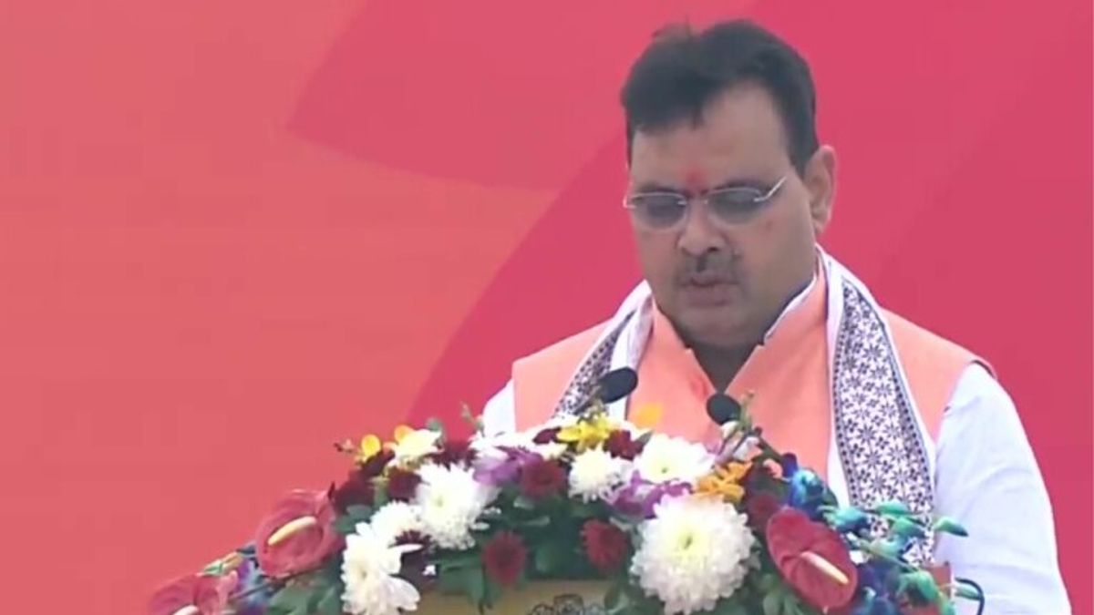 शपथ लेने के बाद सीएम भजनलाल शर्मा ने लिए ताबड़तोड़ फैसले, गैंगस्टर्स पर भी कसेगा शिकंजा! राजस्थान की नई सरकार में मंत्रिमंडल के लिए बीजेपी के ये चार नेता निभा रहे अहम भूमिका