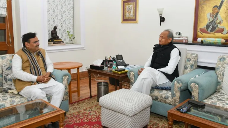 वसुंधरा राजे ने जो नहीं किया, वो सीएम भजनलाल शर्मा कर गए, गहलोत के साथ ये तस्वीर आई सामने NewsTak