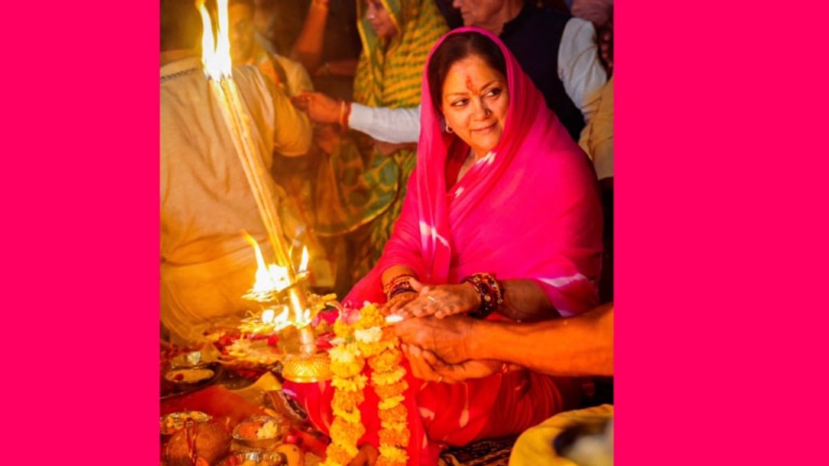 रुझानों में BJP की बढ़त के बाद जयपुर में उठने लगी वसुंधरा को CM बनाने की मांग रुझानों में BJP की बढ़त के बाद जयपुर में उठने लगी वसुंधरा को CM बनाने की मांग