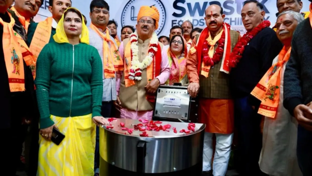 अजमेर में बनी इन 8 मशीनों से अयोध्या में सिकेंगी रोटियां, एक बार में बनेंगी 1200 चपाती अजमेर में बनी इन 8 मशीनों से अयोध्या में सिकेंगी रोटियां, एक बार में बनेंगी 1200 चपाती