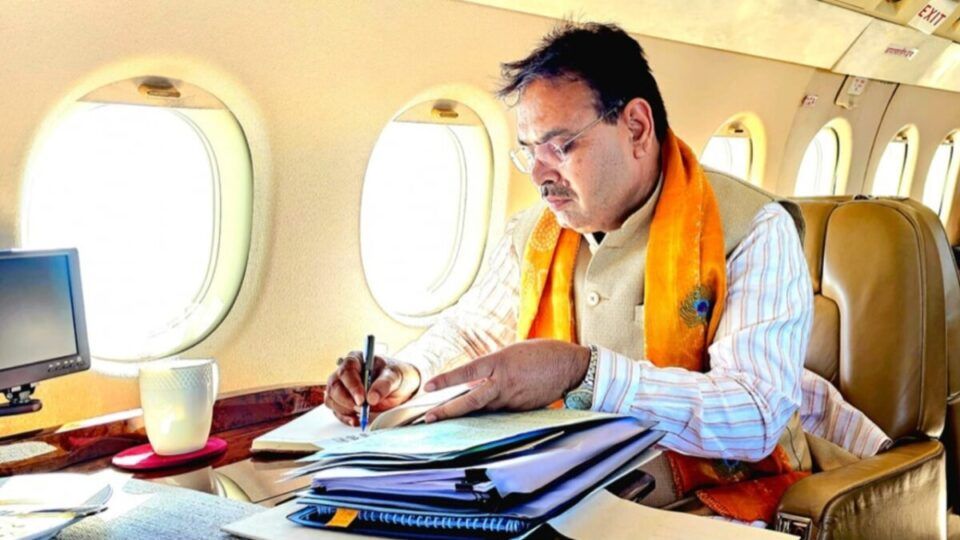 अब होगा भजनलाल सरकार का बड़ा इम्तिहान? बीजेपी के लिए खतरे की घंटी है ये आंकड़ें! Rajasthan News Live: लोकसभा चुनाव को लेकर राजस्थान के मुख्यमंत्री भजनलाल शर्मा हुए एक्टिव