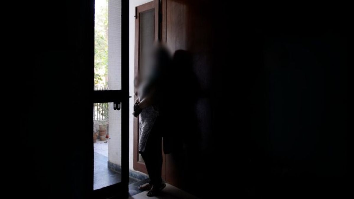 Rajasthan: बहला-फुसलाकर नाबालिग से गैंगरेप, पुलिस ने 2 रिश्तेदारों के खिलाफ दर्ज किया केस Rajasthan: बहला-फुसलाकर नाबालिग से गैंगरेप, पुलिस ने 2 रिश्तेदारों के खिलाफ दर्ज किया केस