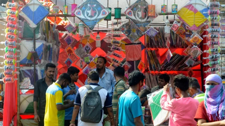 मकर संक्रांति मनाने को लेकर इन दो तारीखों पर पेंच! जानिए आखिर कब मनाया जाएगा त्यौहार? NewsTak