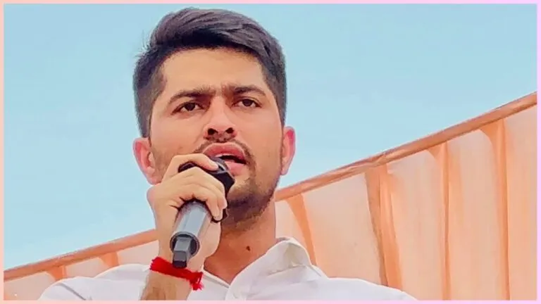 'दूर रहो और नोटिस फाड़ दो'...RAS अभ्यर्थियों को हटाने पहुंची पुलिस से निर्मल चौधरी की नोकझोंक, वीडियो