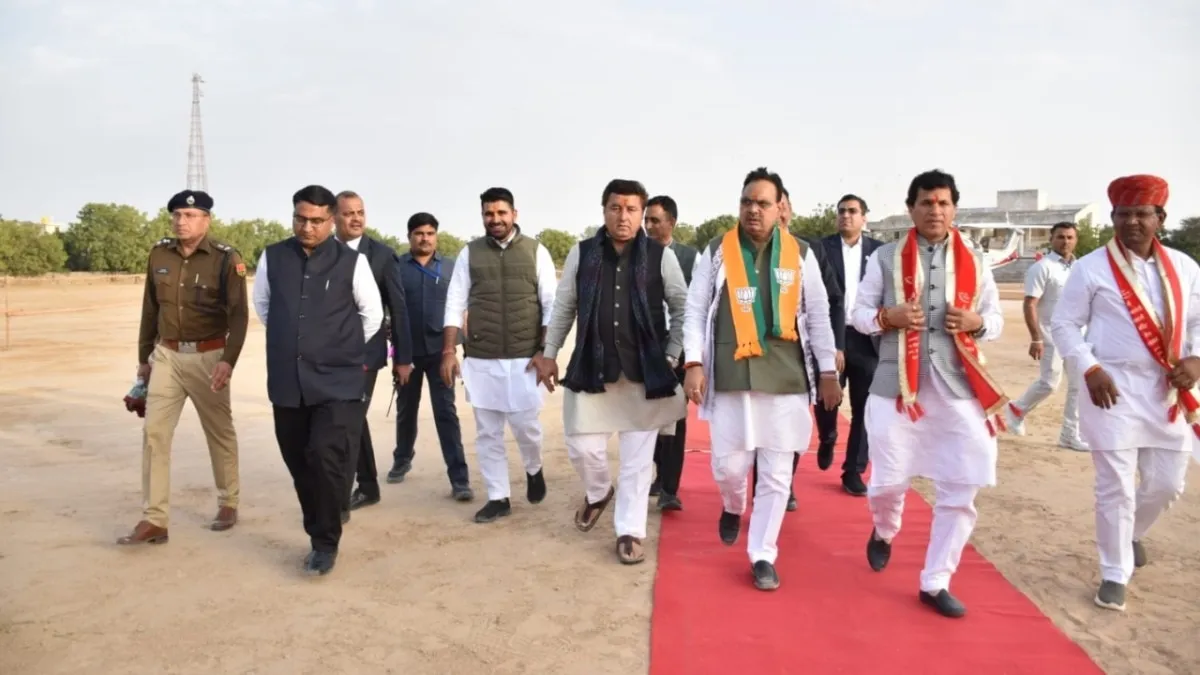 सीएम भजनलाल ने बाड़मेर में कार्यकर्ताओं को दिया लोकसभा जीतने का मूलमंत्र, जनसुनवाई में मुख्यमंत्री पर भड़क उठे परिवादी सीएम ने बाड़मेर में कार्यकर्ताओं को दिया लोकसभा जीतने का मूलमंत्र, जनसुनवाई में भजनलाल पर भड़क उठे परिवादी