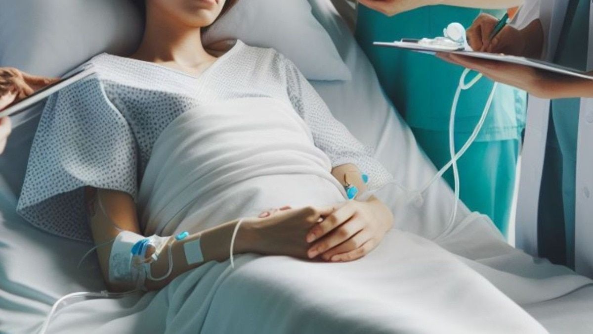 अलवर: ICU में भर्ती महिला मरीज को अकेला पाकर नर्सिंग कर्मचारी ने किया घिनौना काम NewsTak