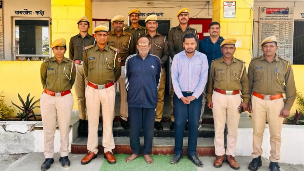 बैंक मैनेजर ने हिस्ट्रीशीटर के साथ मिलकर किया कुछ ऐसा खेल कि पुलिस के भी उड़ गए होश, जानें पूरा मामला बैंक मैनेजर ने हिस्ट्रीशीटर के साथ मिलकर किया कुछ ऐसा कि पुलिस के उड़ गए होश, जानें पूरा मामला