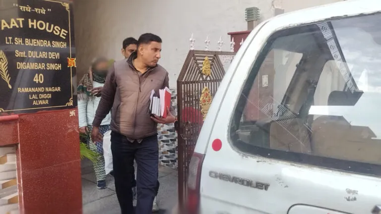 Alwar: हनीट्रैप में सिर्फ पुलिसवालों को फंसाती थी महिला, अपने जाल में फंसाने के लिए यूं रचती थी