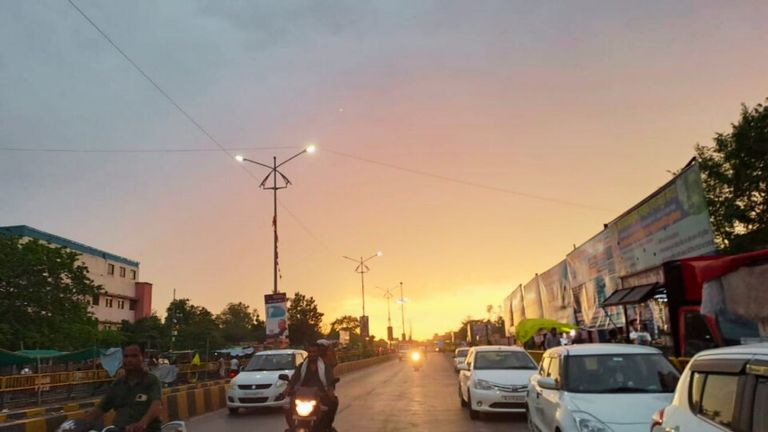 Rajasthan Weather: अलवर, भरतपुर, दौसा समेत 24 जिलों में बारिश का अलर्ट, यहां हो सकती है ओलावृष्टि Rajasthan Weather: अलवर, भरतपुर, दौसा समेत 24 जिलों में बारिश का अलर्ट, कई जिलों में हो सकती है ओलावृष्टि