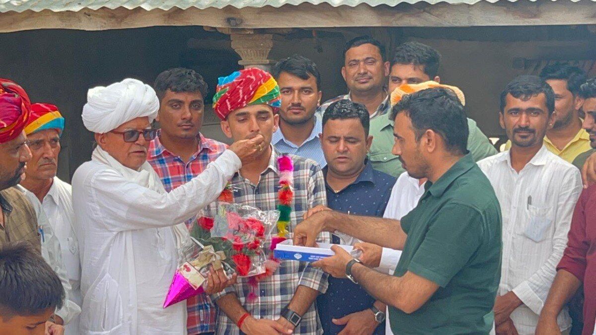 राजस्थान पेपर लीक मामला: SI भर्ती परीक्षा टॉपर नरेश बिश्नोई गिरफ्तार, रिजल्ट जारी होने के बाद घर पर बंट रही थी मिठाईयां NewsTak