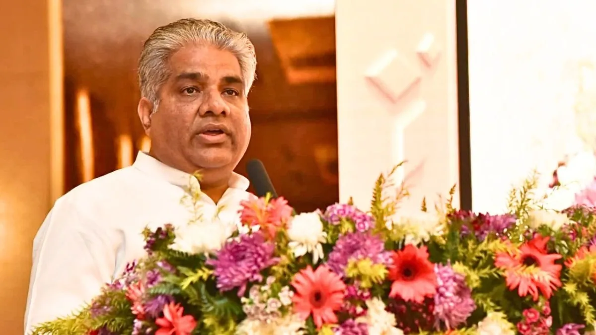 अलवर सीट पर केंद्रीय मंत्री भूपेंद्र यादव की बढ़ेगी टेंशन? भंवर जितेंद्र बोले - बाहरी आदमियों को बर्दाश्त नहीं करेंगे अलवर सीट पर केंद्रीय मंत्री भूपेंद्र यादव की बढ़ेगी टेंशन? भंवर जितेंद्र - बाहरी आदमियों को बर्दाश्त नहीं करेंगे