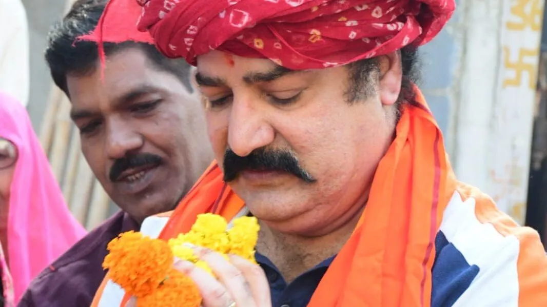 Rajasthan: नोमिनेशन भरने के दौरान नाखुश दिखे प्रतापसिंह खाचरियावास-  बोले- 'अभी तो विधानसभा की हार का दर्द नहीं गया'
