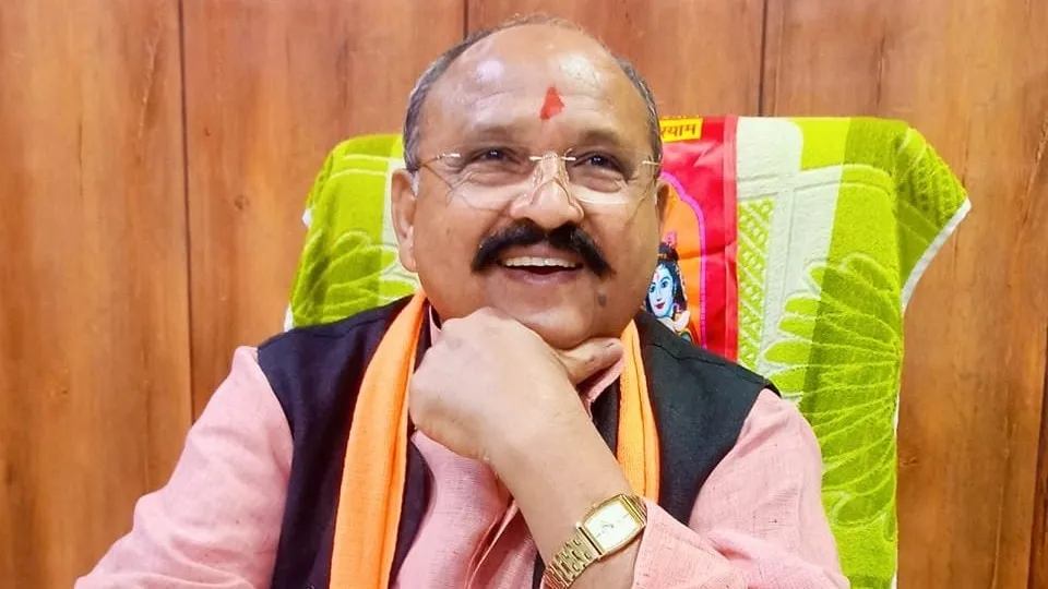 '1 करोड़ का घर, लाखों का सोना-कैश और गाड़ी'...ओम बिरला के सामने चुनाव लड़ रहे 'प्रह्रलाद गुंजल' के पास कुल कितनी संपत्ति?