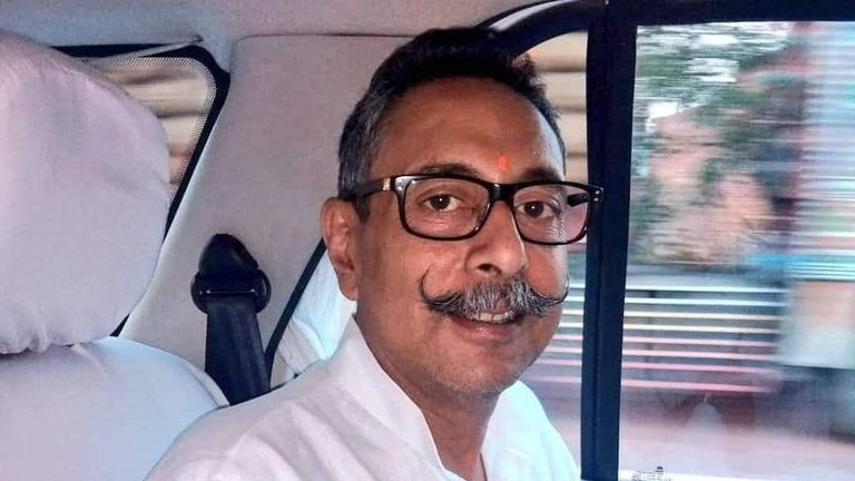 पूर्व मंत्री विश्वेंद्र सिंह ने पत्नी-बेटे के खिलाफ दर्ज करवाई FIR, करोड़ों रुपये के हीरे-जवाहरात चोरी करने का है आरोप Maharaja Vishvendra Singh