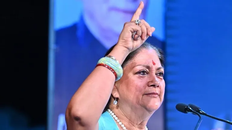 वसुंधरा राजे को सीएम नहीं बनाने के फैसले से जनता में गया गलत संदेश? कांग्रेस सांसद ने पूर्व मुख्यमंत्री की तारीफ में कह दी ये बात NewsTak